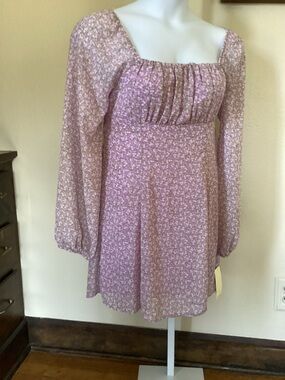 Live to be Spoiled Lilac Floral Sheer Long Sleeve Square Neck Dress NWT
Jr XL